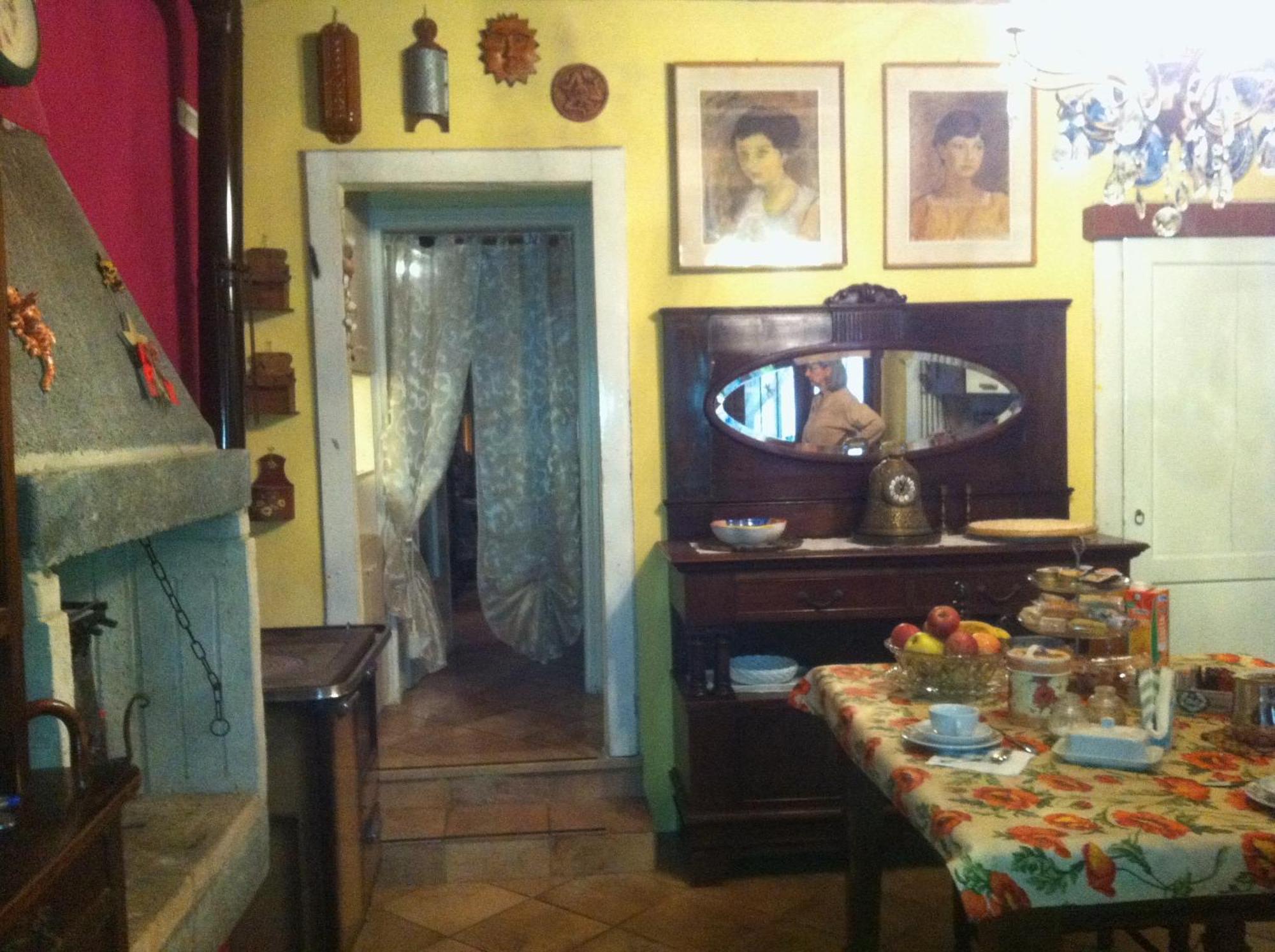 A Casa Di Susi Bed and Breakfast Castelnuovo del Garda Rum bild